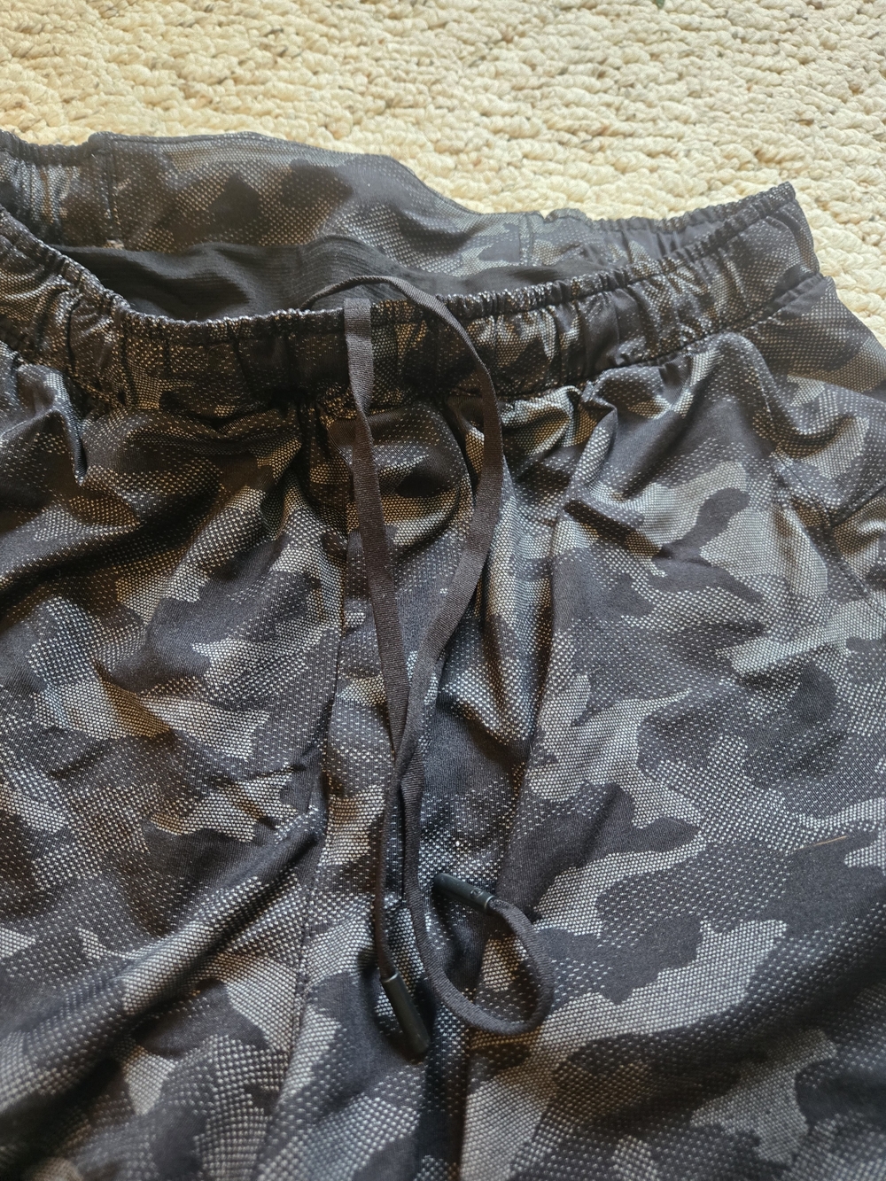 Men's Black Camo Athletic Shorts - Lightweight Performance Lululemon - Picture 2 of 6